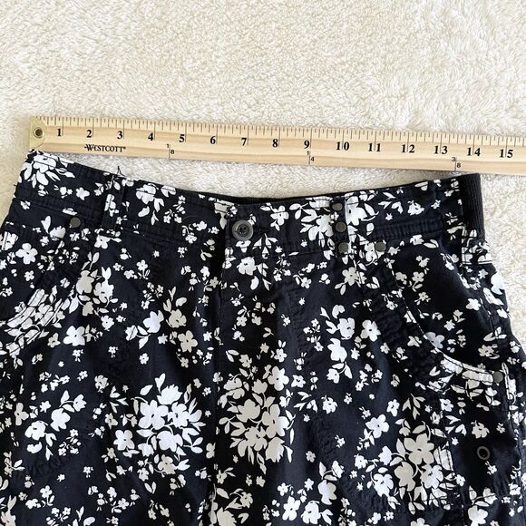 Juniper and Lime Shorts Womens Size S Black White Floral Stretch Waist Cotton - Picture 7 of 10
